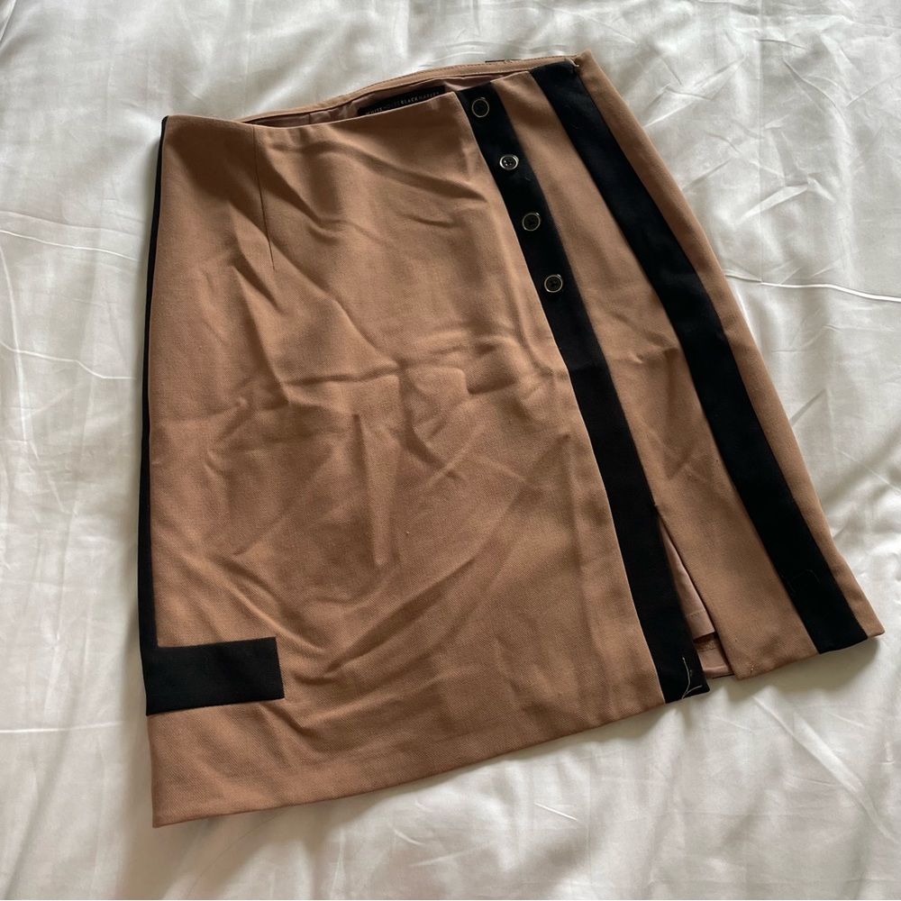 White House Black Market Black and Tan skirt - Picture 6 of 7